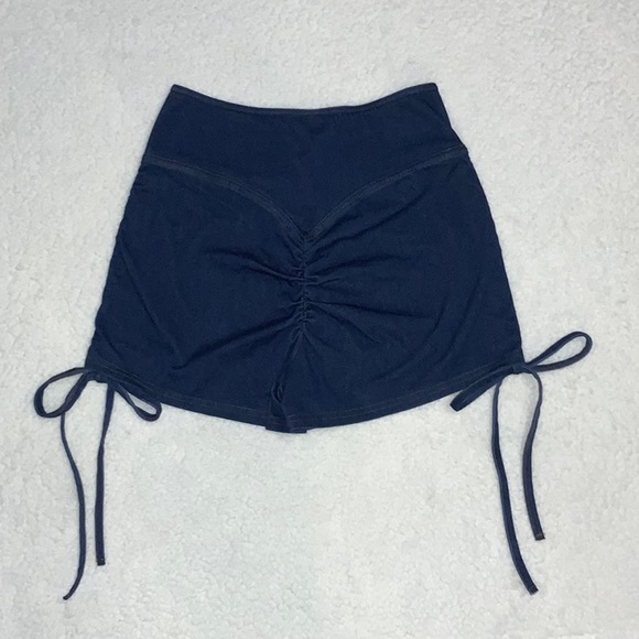 NWT HalaraMagic™ High Waisted Lace Up Ruched Stretchy Denim Short - Picture 10 of 15